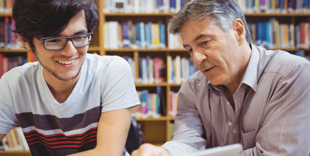 Student chatting with advisor